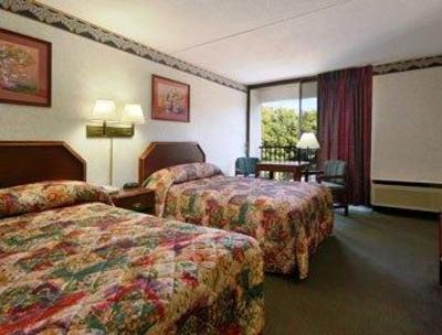 фото отеля Ramada Limited College Park
