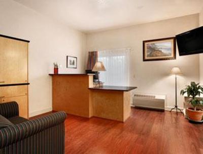 фото отеля Howard Johnson Hotel Monterey Bay Marina
