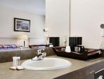 фото отеля Howard Johnson Hotel Monterey Bay Marina