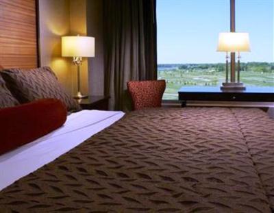 фото отеля Mystic Lake Casino Hotel