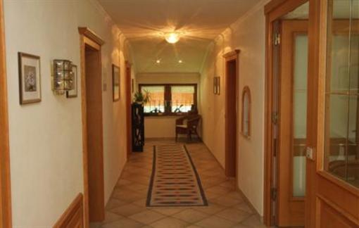 фото отеля Thermenpension Dorfcafe Guest House Unken