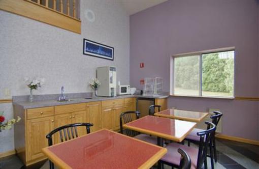 фото отеля Americas Best Value Inn & Suites Wolcott