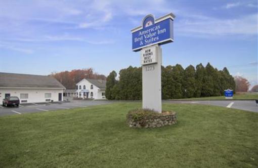 фото отеля Americas Best Value Inn & Suites Wolcott