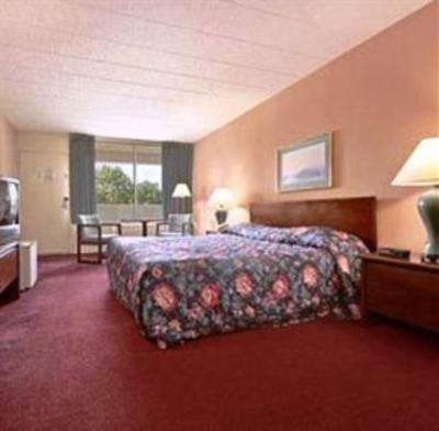 фото отеля Ramada Hazleton