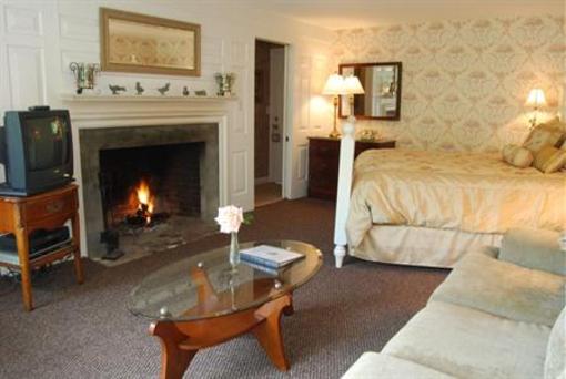 фото отеля Lamb and Lion Inn Barnstable