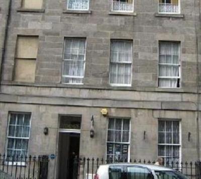 фото отеля Sakura Guest House Edinburgh