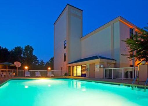 фото отеля Holiday Inn Express Hillsborough Durham Area