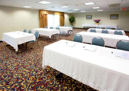 фото отеля Holiday Inn Express Hillsborough Durham Area