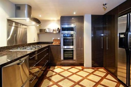 фото отеля Mayfair Apartments