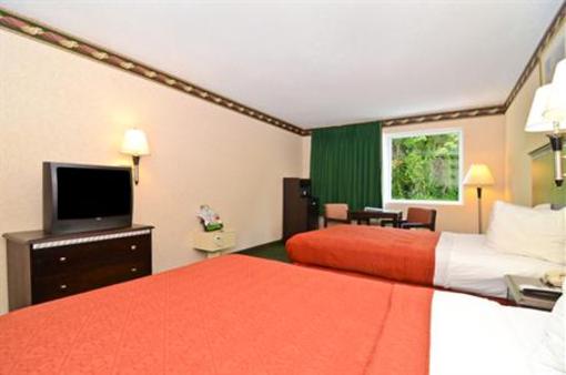 фото отеля Americas Best Value Inn Carneys Point Wilmington