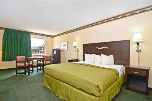 фото отеля Americas Best Value Inn Carneys Point Wilmington