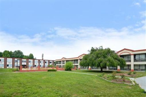 фото отеля Americas Best Value Inn Carneys Point Wilmington
