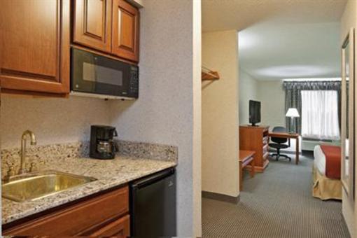 фото отеля Holiday Inn Express Hotel & Suites Belleville (Michigan)