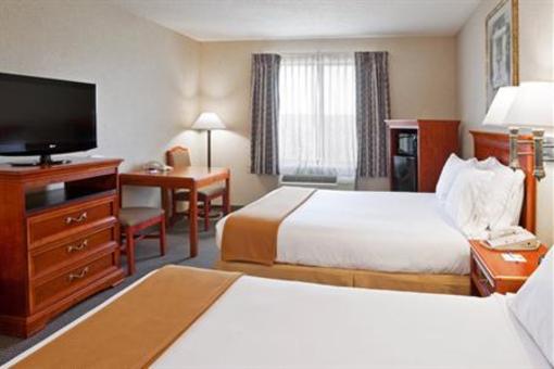 фото отеля Holiday Inn Express Hotel & Suites Belleville (Michigan)