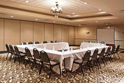 фото отеля Holiday Inn Express Hotel & Suites Belleville (Michigan)