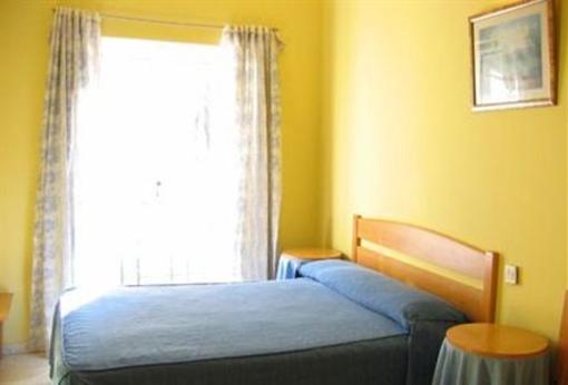фото отеля Hostal Santa Catalina