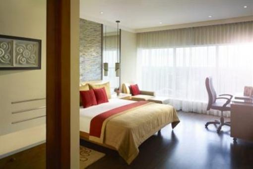 фото отеля Hotel Surya International Coimbatore