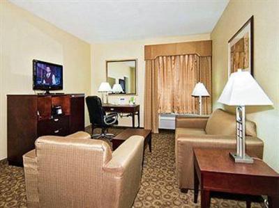 фото отеля La Quinta Inn & Suites Bedford