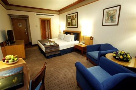 фото отеля Crowne Plaza Hotel Beirut