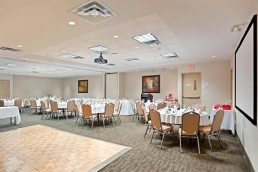 фото отеля Holiday Inn Hotel & Suites Surrey