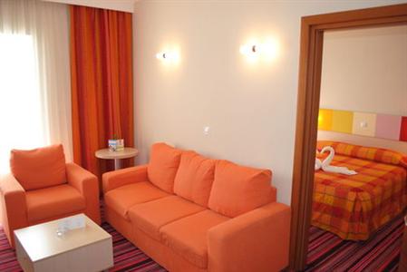 фото отеля Golden Tulip Mamaia