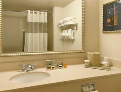 фото отеля Wingate Hotel Bridgeport (West Virginia)
