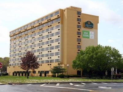 фото отеля La Quinta Inn & Suites Secaucus Meadowlands