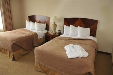 фото отеля Embassy Suites Detroit Southfield