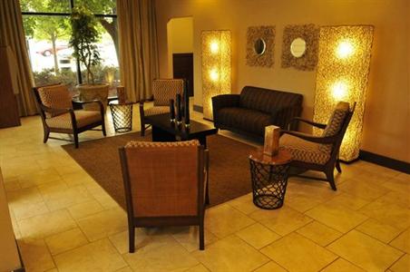 фото отеля Embassy Suites Detroit Southfield