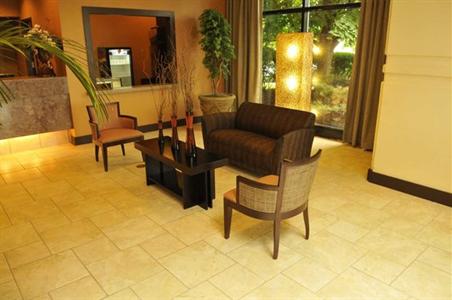 фото отеля Embassy Suites Detroit Southfield