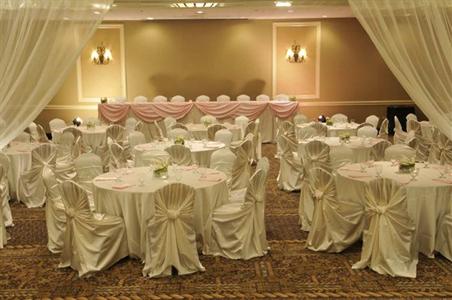 фото отеля Embassy Suites Detroit Southfield