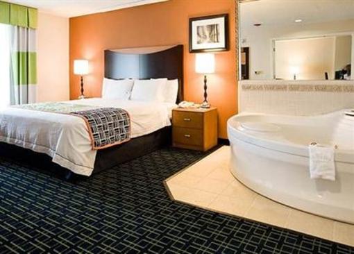 фото отеля Fairfield Inn & Suites - Hayward