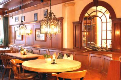 фото отеля Romantik Hotel Hirschen