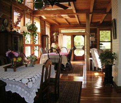 фото отеля Snug Hollow Farm Bed & Breakfast