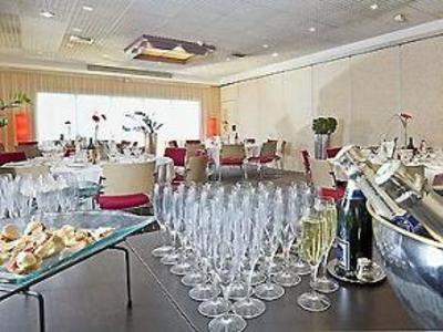 фото отеля Novotel Paris Rueil Malmaison