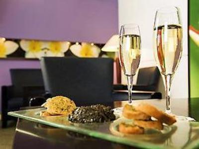 фото отеля Novotel Paris Rueil Malmaison
