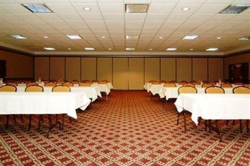 фото отеля Centerstone Inn & Suites Maquoketa
