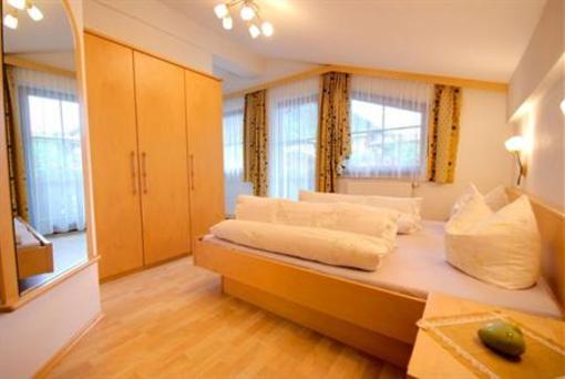 фото отеля Ferienhof Stockl Apartments Finkenberg