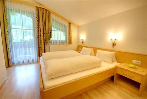 фото отеля Ferienhof Stockl Apartments Finkenberg