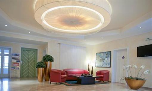 фото отеля Crystls Aparthotel Flachau