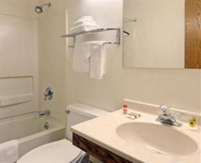 фото отеля Super 8 Weston