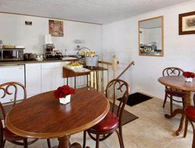 фото отеля Super 8 Motel Shelton