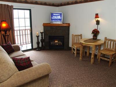 фото отеля Grizzly Jack's Grand Bear Resort