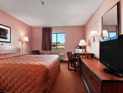 фото отеля Super 8 Motel Wakeeney