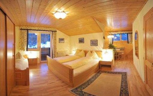 фото отеля Hocheggerhof Urlaub am Kinderbauernhof Apartment Rohrmoos-Untertal