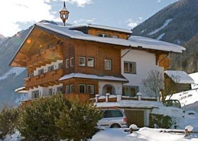 фото отеля Hocheggerhof Urlaub am Kinderbauernhof Apartment Rohrmoos-Untertal