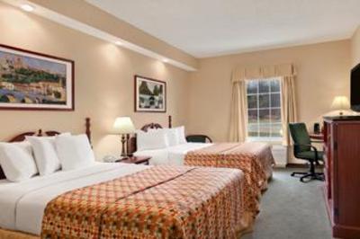 фото отеля Baymont Inn & Suites Martinsville
