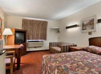 фото отеля Super 8 Longmont/Del Camino