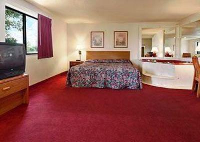 фото отеля Super 8 Motel Belleville (Michigan)