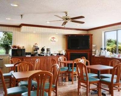фото отеля Super 8 Motel Belleville (Michigan)